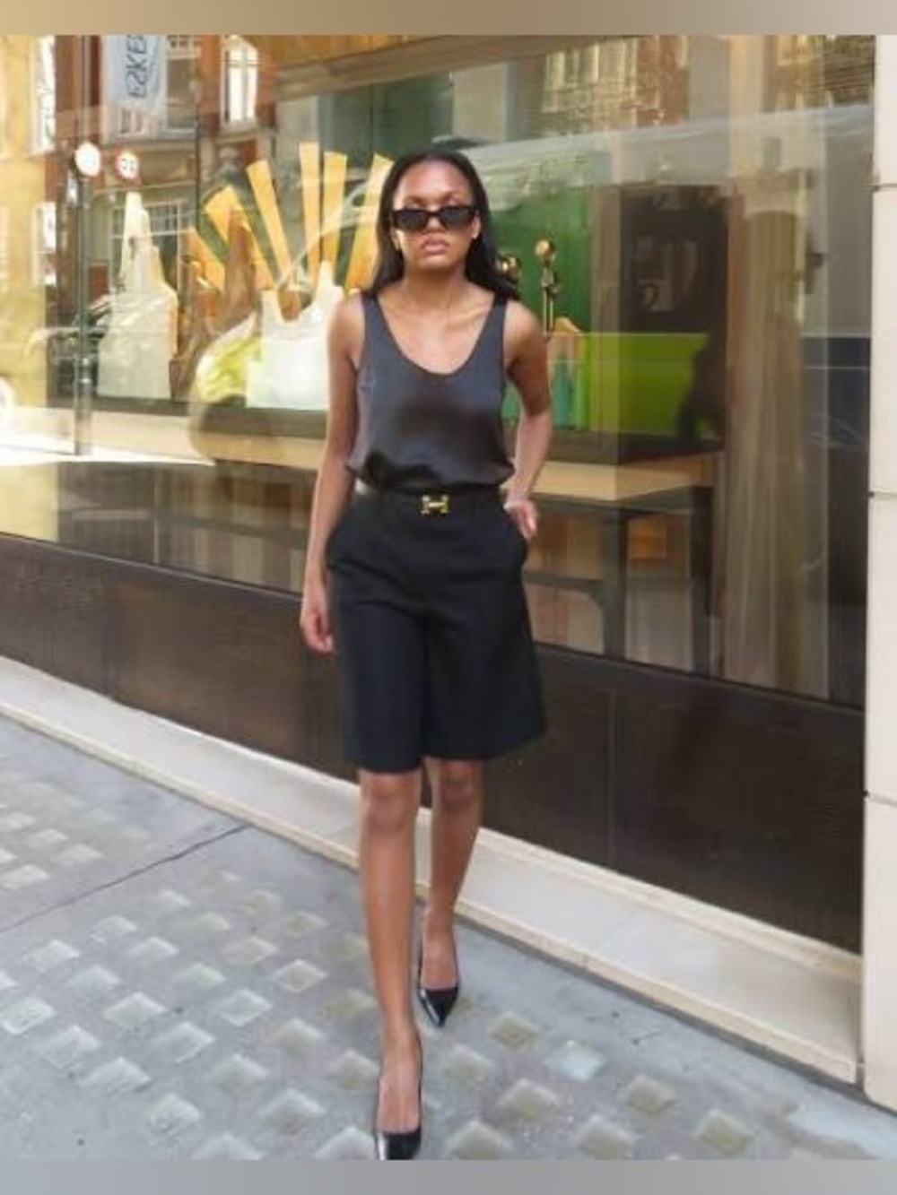 Simons Black Pleated Women's Tailored Bermuda Shorts NWT - 8